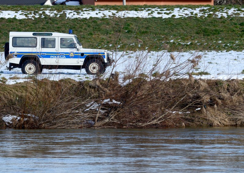 Policija uz obalu Save pronašla tijelo nepoznate osobe