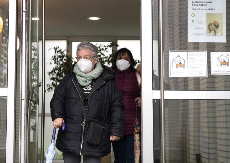 Španjolska vraća neke mjere: Maske obavezne u bolnicama i domovima zdravlja