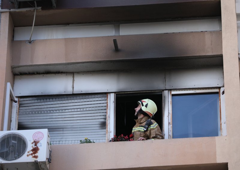 U stanu na splitskom Mertojaku izbio požar, dvije osobe lakše ozlijeđene