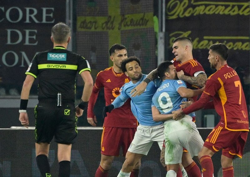 Roma i Lazio odigrali još jedan nabrijani derbi. Bilo je svega, odlučio je jedan gol