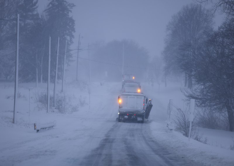 Snježne oluje, poplave, hladnoća - deseci milijuna Amerikanaca u opasnosti