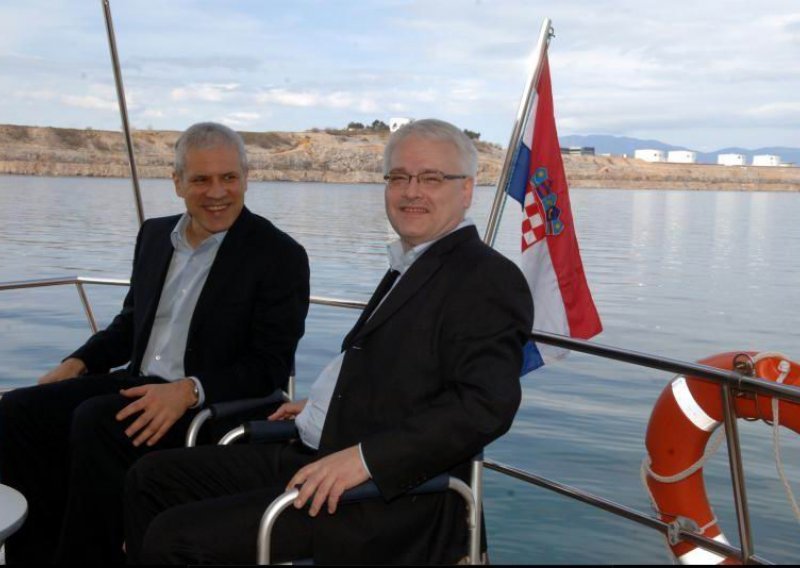 Josipović i Tadić ratnim brodom do Opatije