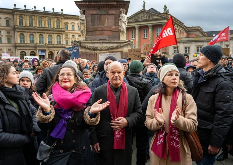 Scholz i Baerbock na prosvjedu protiv krajnje desnice u Potsdamu