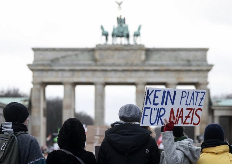 Više od 10.000 ljudi na prosvjedu protiv njemačkog krajnje desnog AfD-a