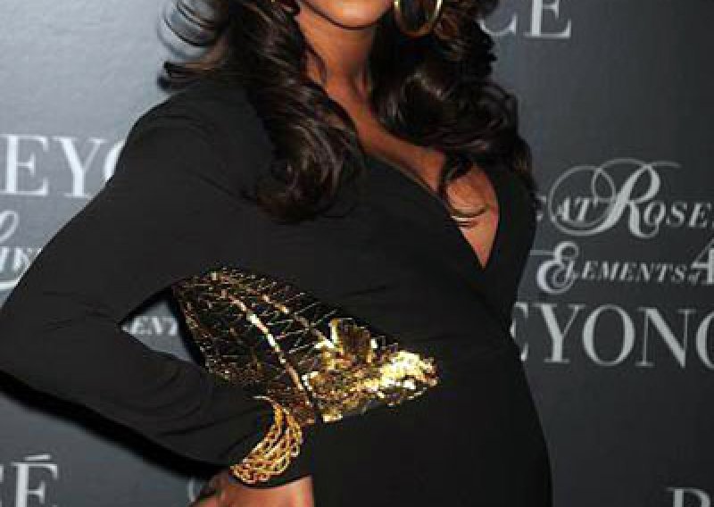 Beyonce u visokoj trudnoći dočekala Novu u restoranu