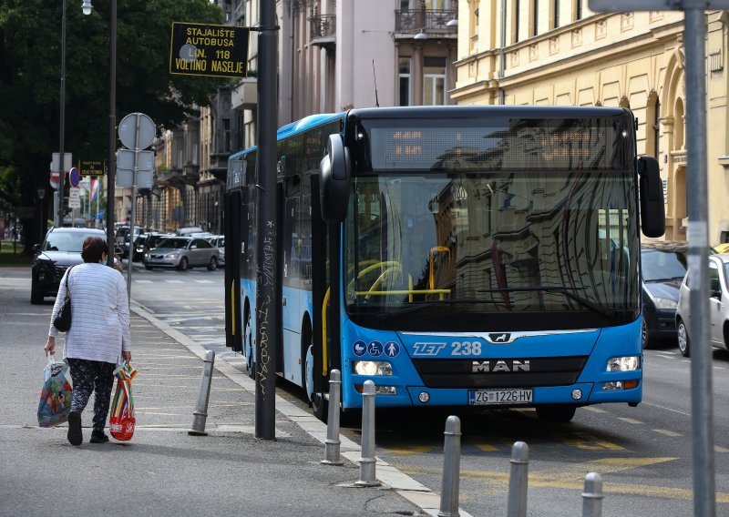 'Napadnuta je vozačica autobusa, balavice od 15 godina su je srušile i cipelarile'