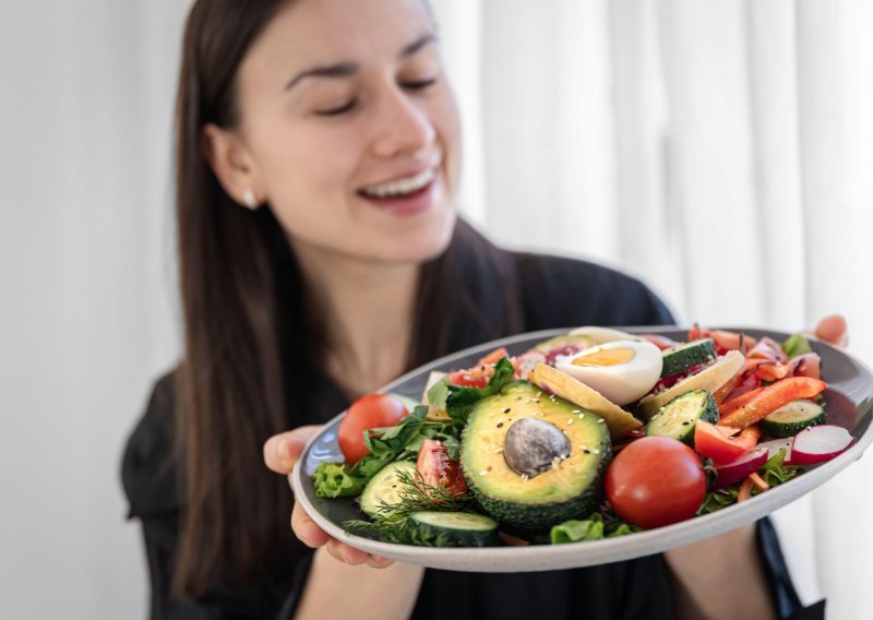 Znate li da se s godinama mijenjaju i naše potrebe za proteinima? Evo što napraviti