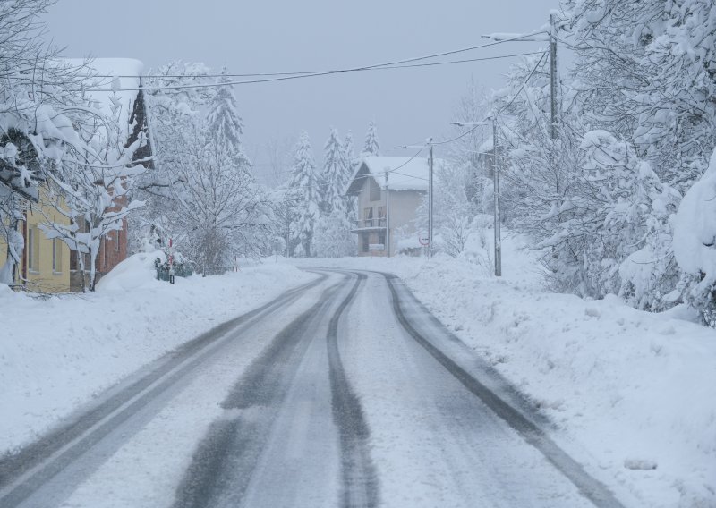 SRUUK poslao poruke upozorenja za tri županije, oglašen crveni meteoalarm