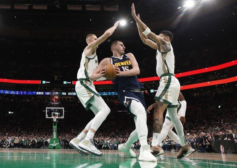 Bostonu prvi ovosezonski domaći poraz; Nikola Jokić imao je sjajnog pomagača