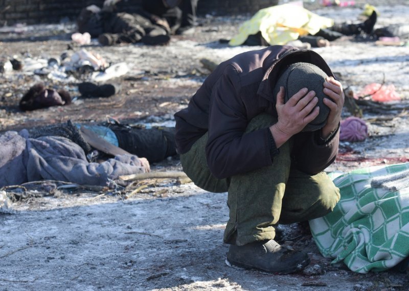 Najmanje 25 ljudi poginulo na tržnici u Donjecku. Rusi za napad optužuju Ukrajince