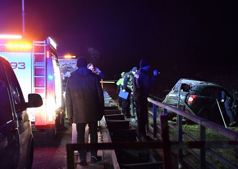Nesreća kod Slavonskog Broda: Vozač poginuo, suvozačica u bolnici