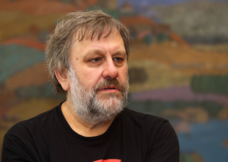 Slavoj Žižek: Putin se pridružio dvojici luđaka, treba nam revolucija