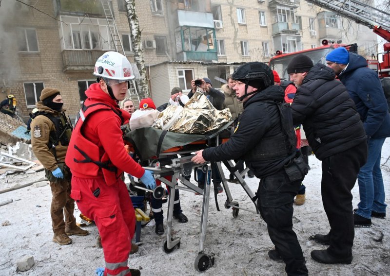 Nekoliko mrtvih i pedesetak ranjenih u zračnom napadu na Ukrajinu