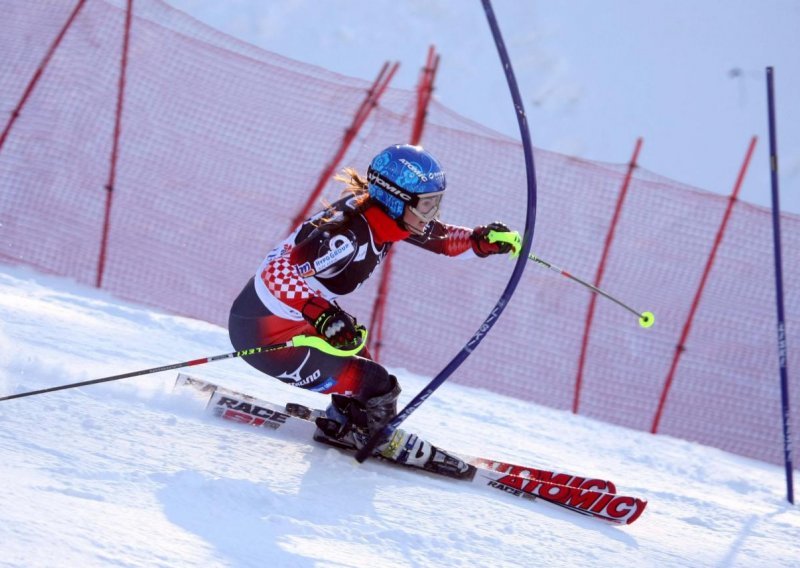 Jelušić nije završila ni drugi slalom sezone