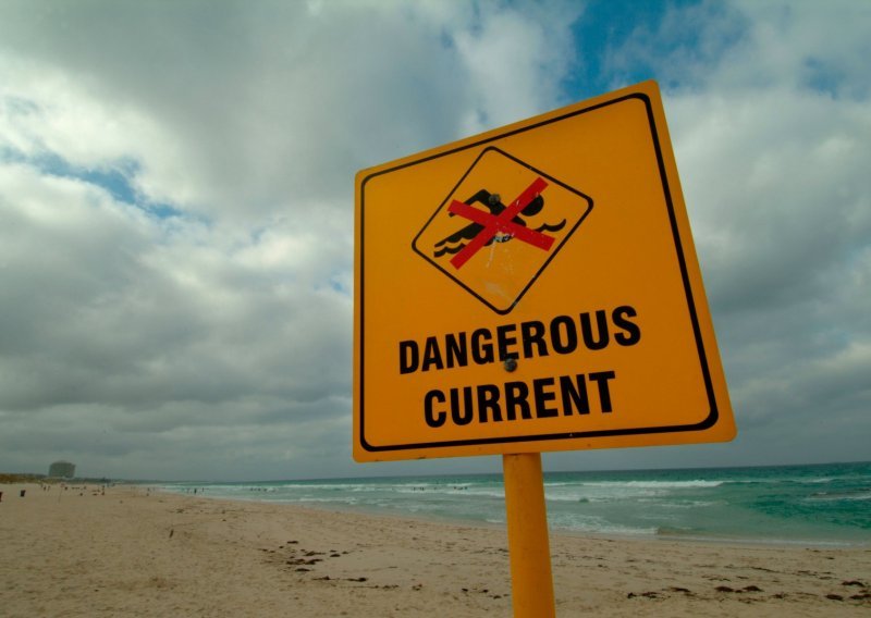 U Australiji se utopilo četvero ljudi, plivali u izrazito opasnom području