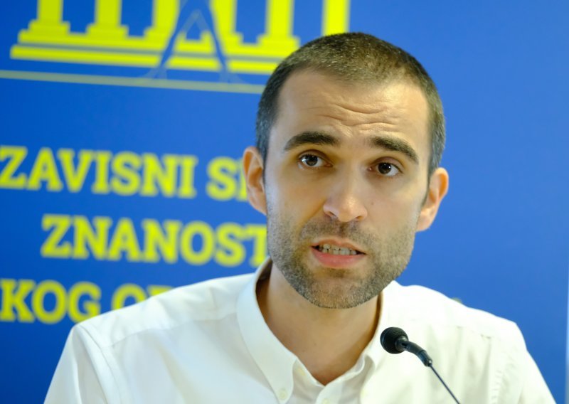 Kroflin: 'Vlada je narušila ključno načelo o jednakoj plaći za jednak rad'