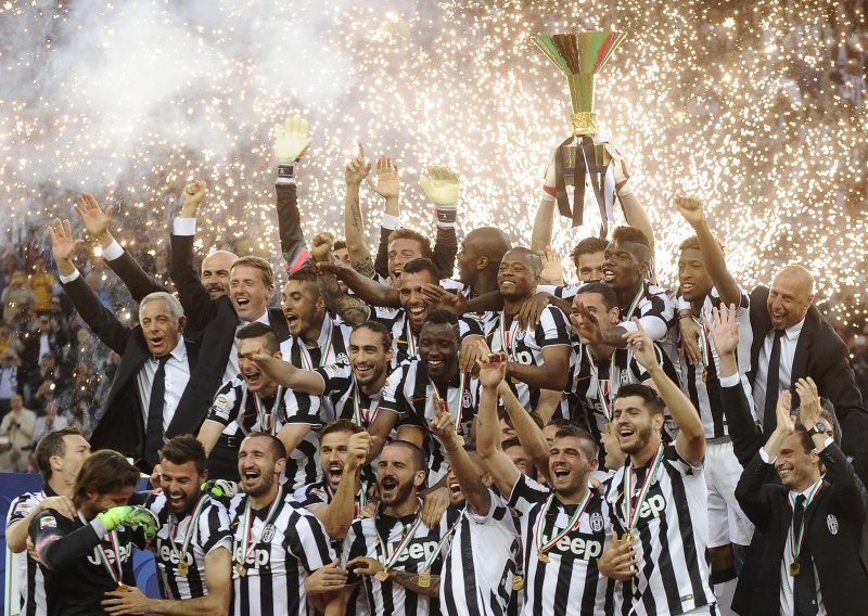 Juve rastužio Napoli, slavlje prvaka zasjenio incident
