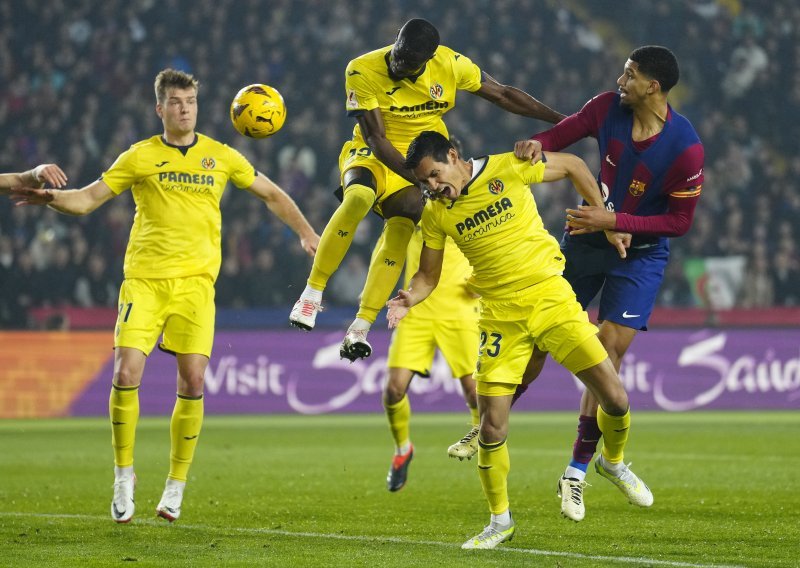 Nevjerojatna utakmica! Barca okrenula 0:2 na 3:2 pa primila još tri gola i izgubila