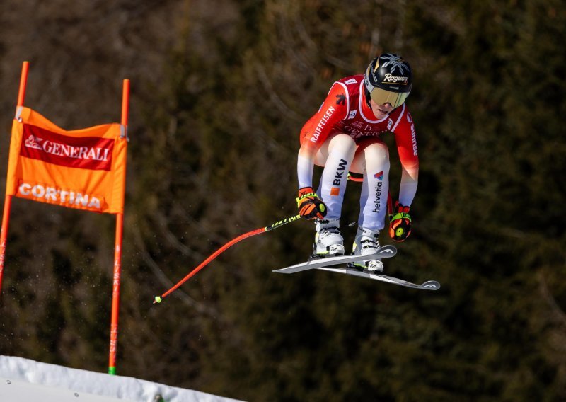 Lara Gut-Behrami najbrža, novi težak pad u skijanju i dolazak helikoptera