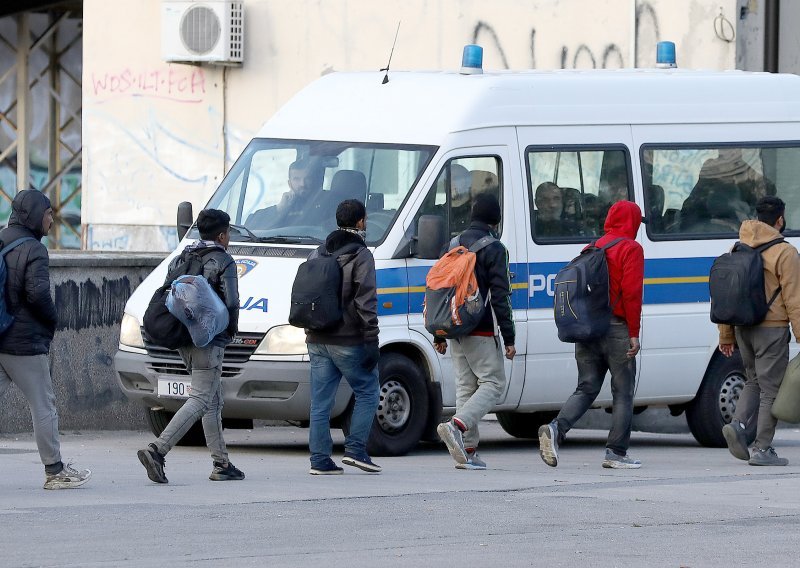 Policija u šest slučajeva spriječila krijumčarenje migrantima