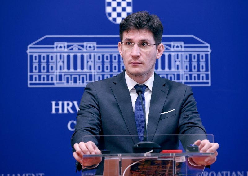 Troskot: Vladajući guraju Žigmana kako bi zameli tragove