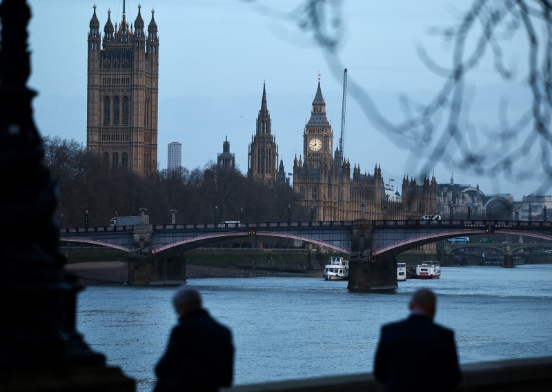 Imigracija će povećati broj stanovnika u Velikoj Britaniji za 6,1 milijuna do 2036.