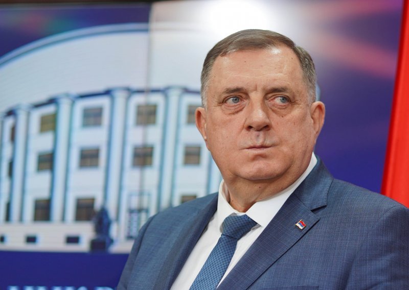 Njemački veleposlanik: Nema novca za Dodika dok potiče nestabilnost