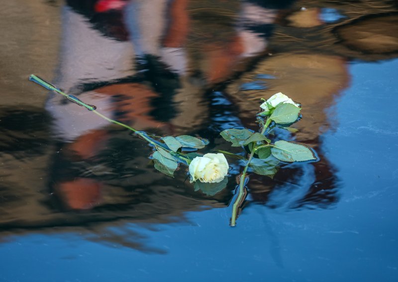 'Bosanski Mengele': Liječnik iz Brčkog u fontanu uzidao kosti ubijenih u Srebrenici