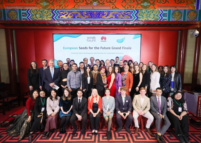 Huawei predstavio novo poglavlje programa za mlade 'Seeds for the future'