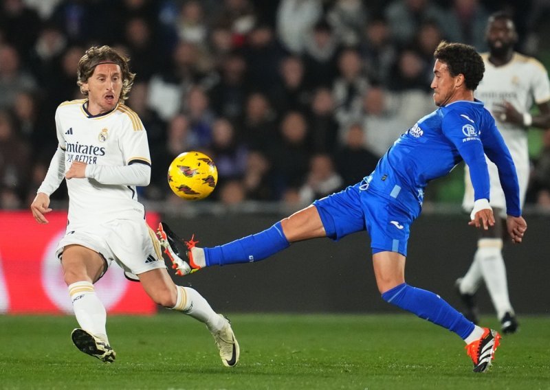 Luka Modrić igrao svih 90 minuta u pobjedi Reala koji se vratio na prvo mjesto