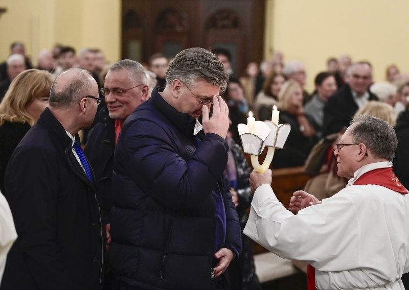 Andrej Plenković s kćerkicom na misi povodom obilježavanja blagdana Svetog Vlaha