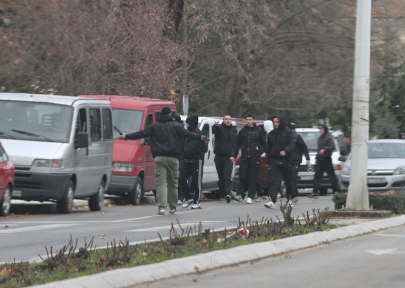 Policija spriječila sukob i izbacila Torcidu i BBB iz BiH