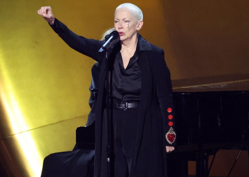 Ova gesta slavne pjevačice sve je ostavila bez teksta na dodjeli Grammyja
