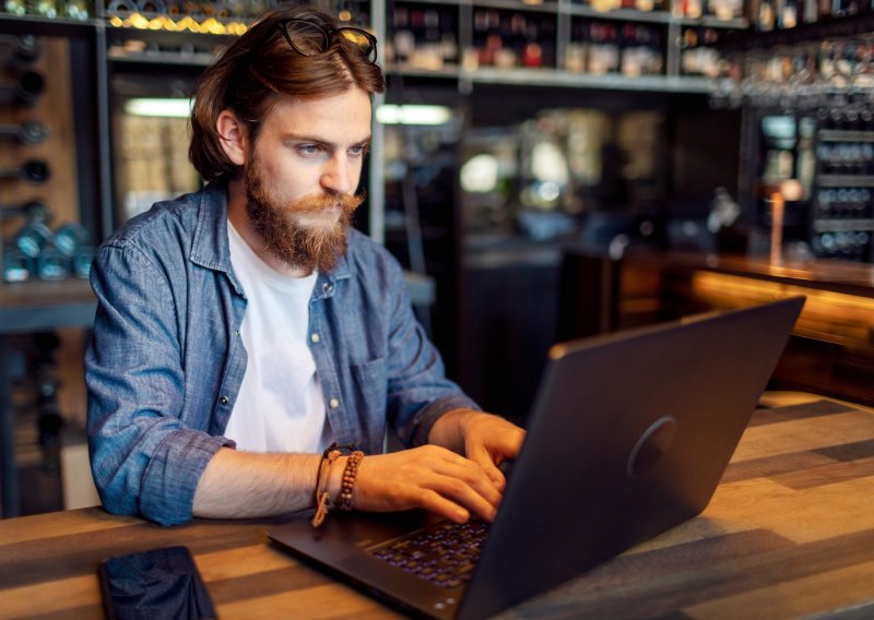 Kako na siguran način koristiti Wi-Fi dok ste izvan kuće i ureda? Donosimo pet savjeta