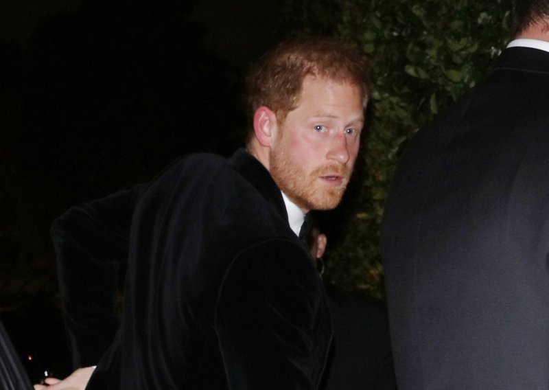 Umjesto susreta s bratom, princ Harry noć je proveo u londonskom hotelu