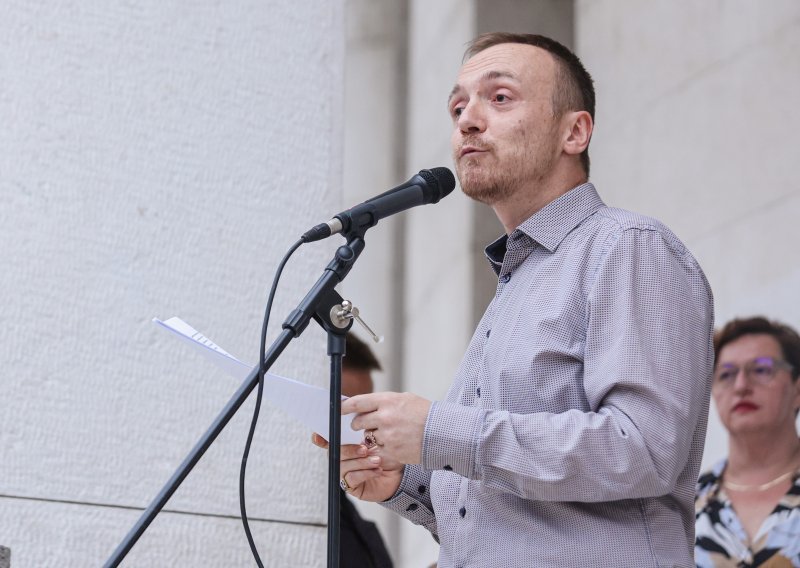 Dobrović prozvao splitsku policiju: Stali su na stranu molitelja protiv aktivistice