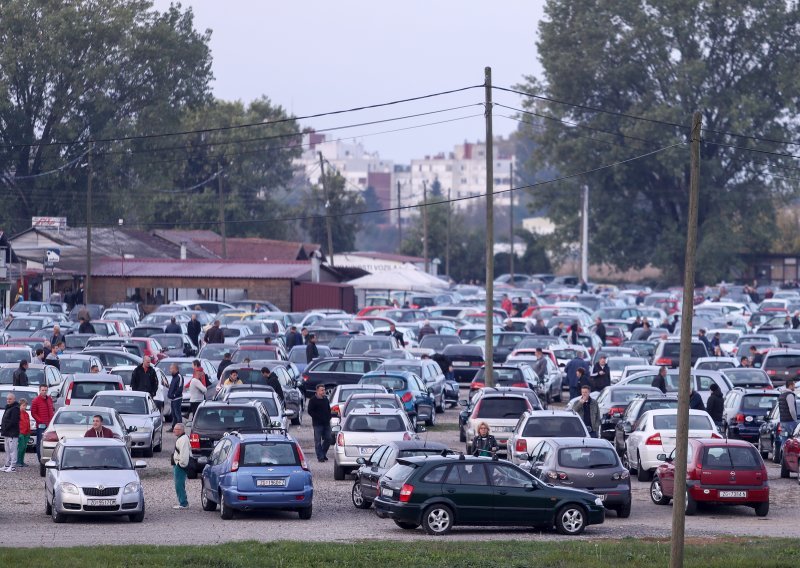 Kruže glasine da će EU zabraniti popravak auta starijih od 15 godina. Provjerili smo što se događa