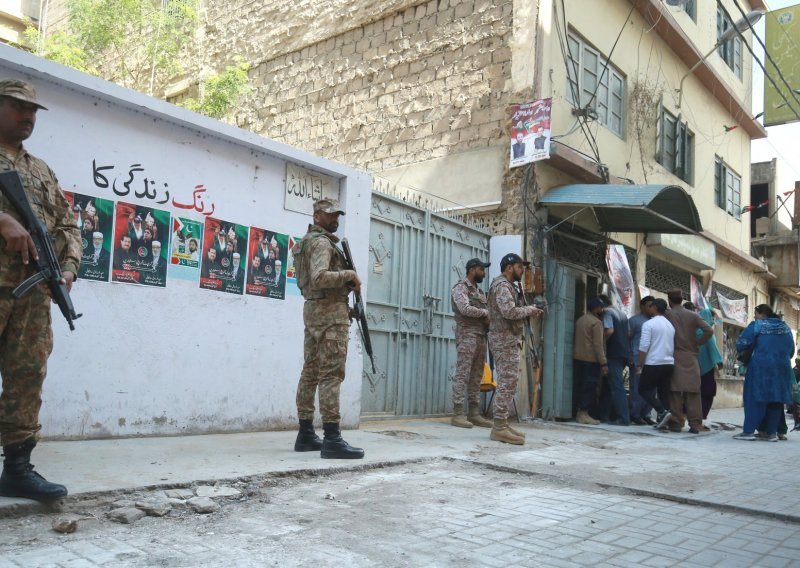 Izbornu noć u Pakistanu obilježili napadi militanata, ubijeno najmanje pet osoba