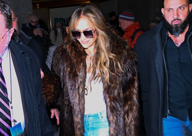 Dobro joj pristaje: I Jennifer Lopez prigrlila je najnoviji trend koji nije za svakoga