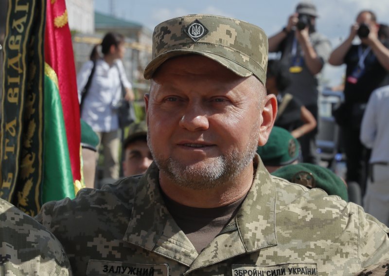 Zelenski smijenio vrhovnog zapovjednika ukrajinske vojske Valerija Zalužnog