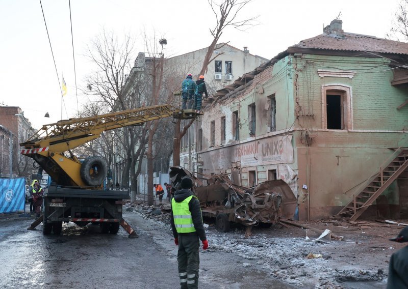 Sedmero mrtvih u ruskom napadu dronovima na Harkiv