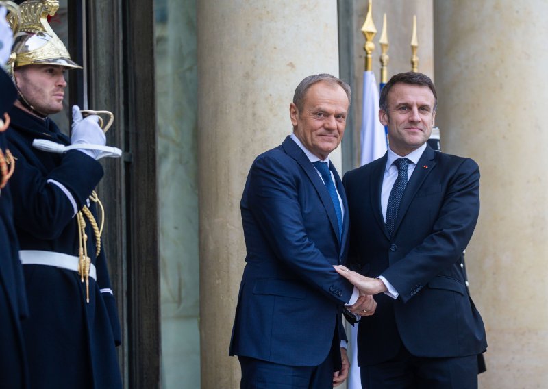 Tusk u Parizu: Europa mora postati siguran kontinent