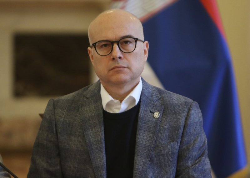 Ministar obrane Srbije u spotu sa zastavom 'Krajine': 'Sviće neka nova zora'
