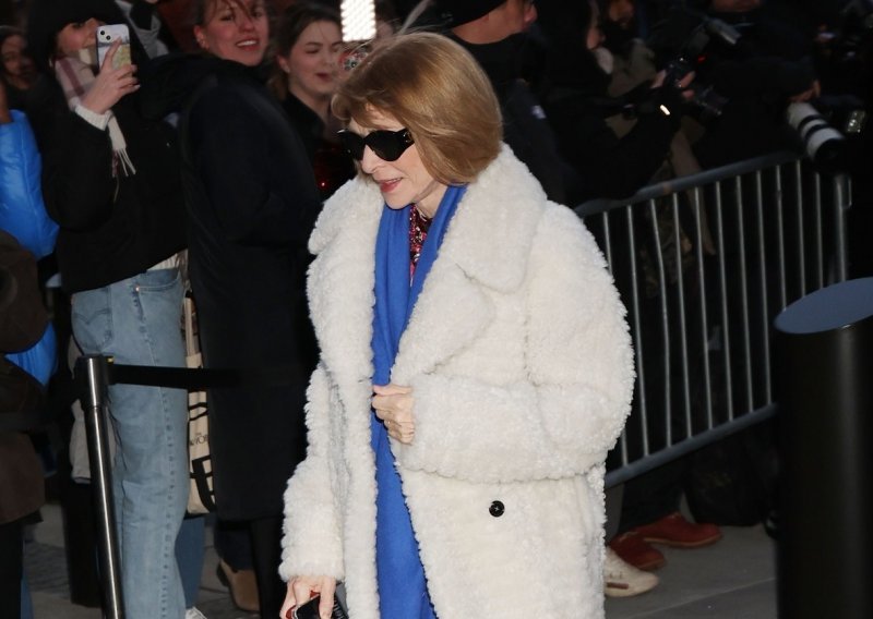 Anna Wintour ne odustaje od svoje modne formule, kojoj je godinama vjerna