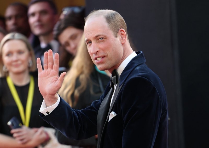 Dobro raspoloženi Princ William se pojavio na dodjeli prestižnih nagrada, ovaj put bez supruge