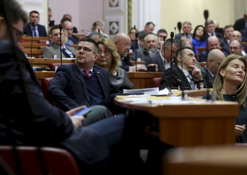 Novi zakon o upravnim sporovima hvalili i vladajući i oporba