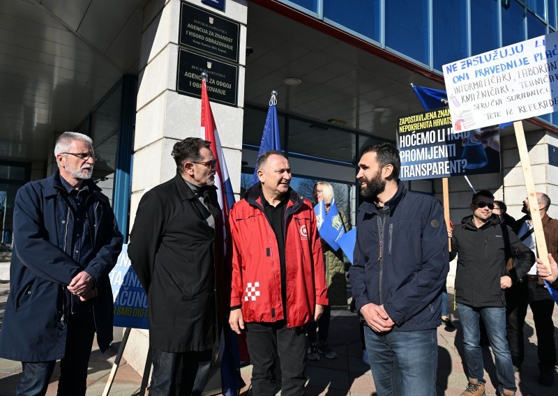 Kroflin: Docent na fakultetu ima isti koeficijent kao zamjenik glasnogovornika