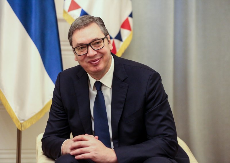 Vučić počeo konzultacije za premijera, oporba odbila sudjelovati