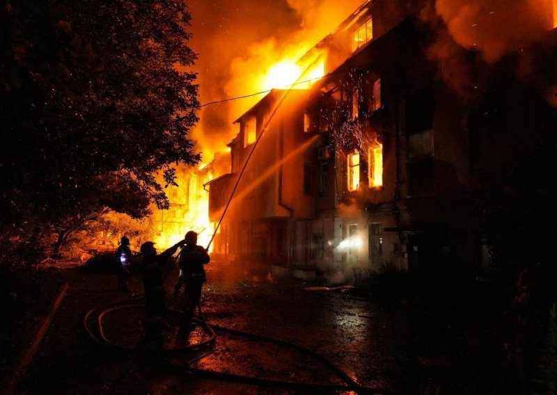 Ruski noćni napad dronovima: U Odesi poginulo troje ljudi