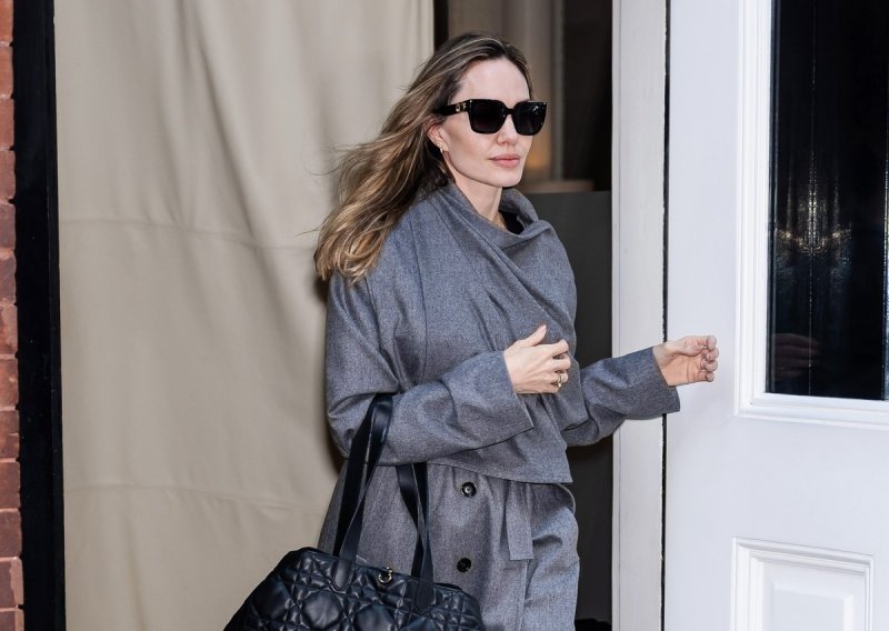 Velike torbe njezina su modna slabost: Angelina Jolie pohvalila se novim skupocjenim modelom